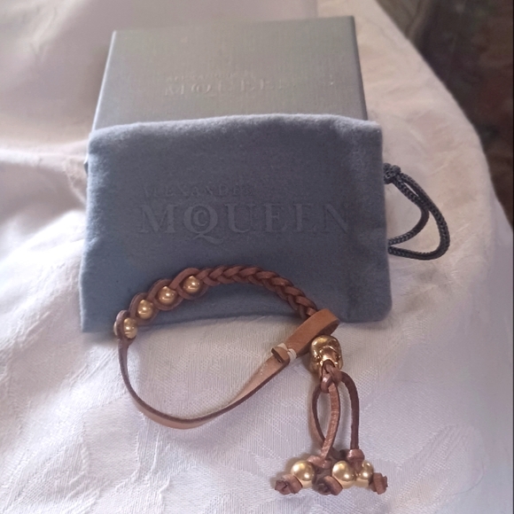 Alexander McQueen Leather Pull Through Skull Bracelet, NWT - Picture 1 of 11